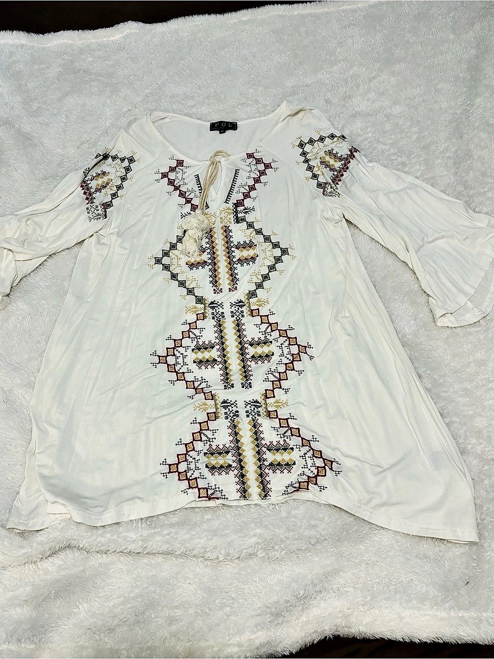 POL Embroidered White Tunic Size Medium